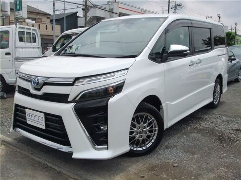 TOYOTA VOXY