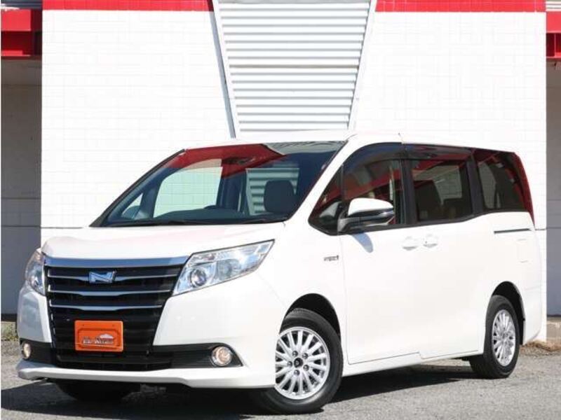 TOYOTA NOAH