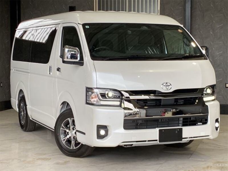 TOYOTA HIACE VAN