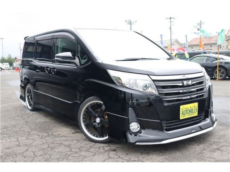 TOYOTA NOAH