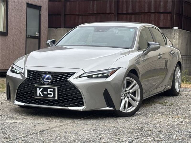 LEXUS IS