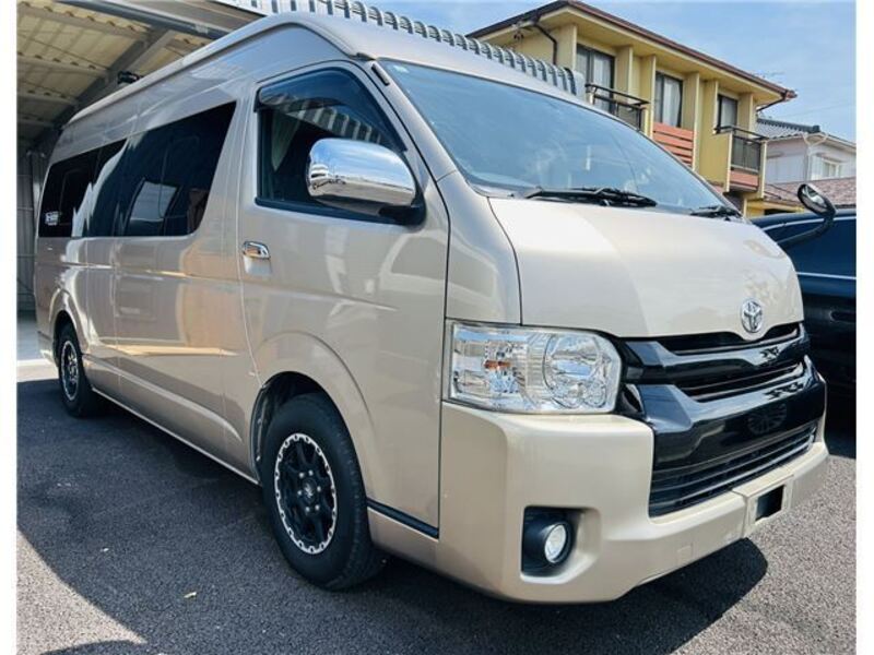 TOYOTA HIACE VAN
