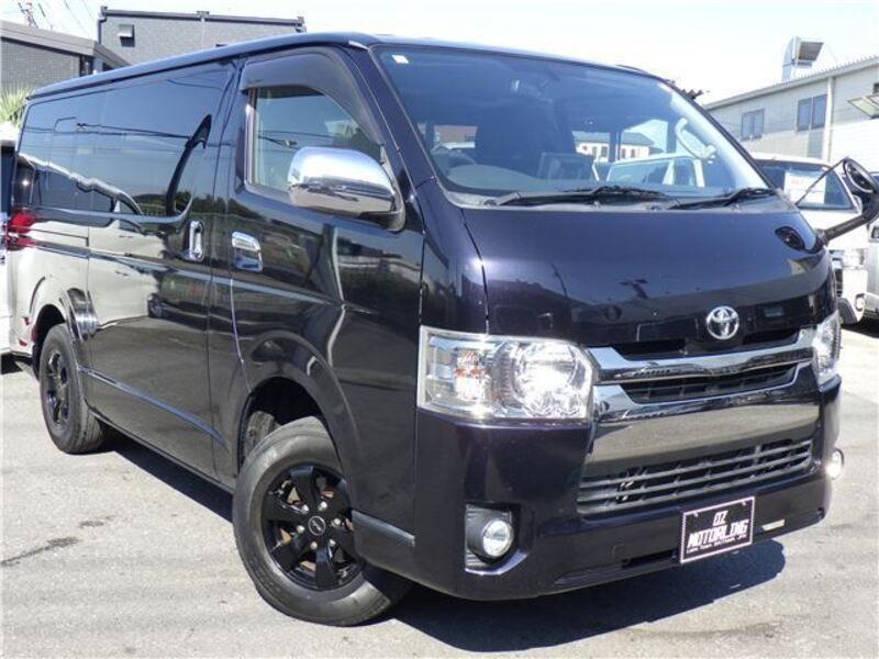 TOYOTA HIACE VAN