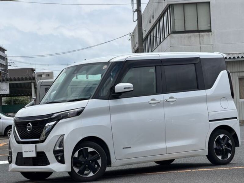 NISSAN ROOX