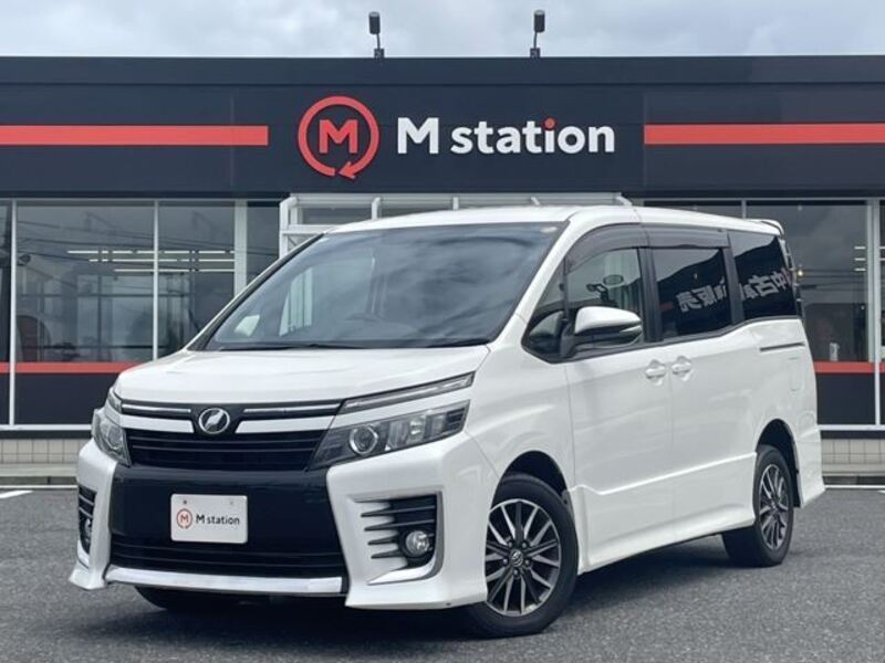 TOYOTA VOXY