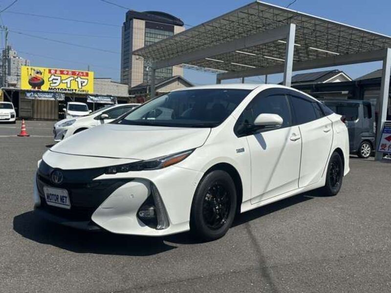 TOYOTA PRIUS PHV