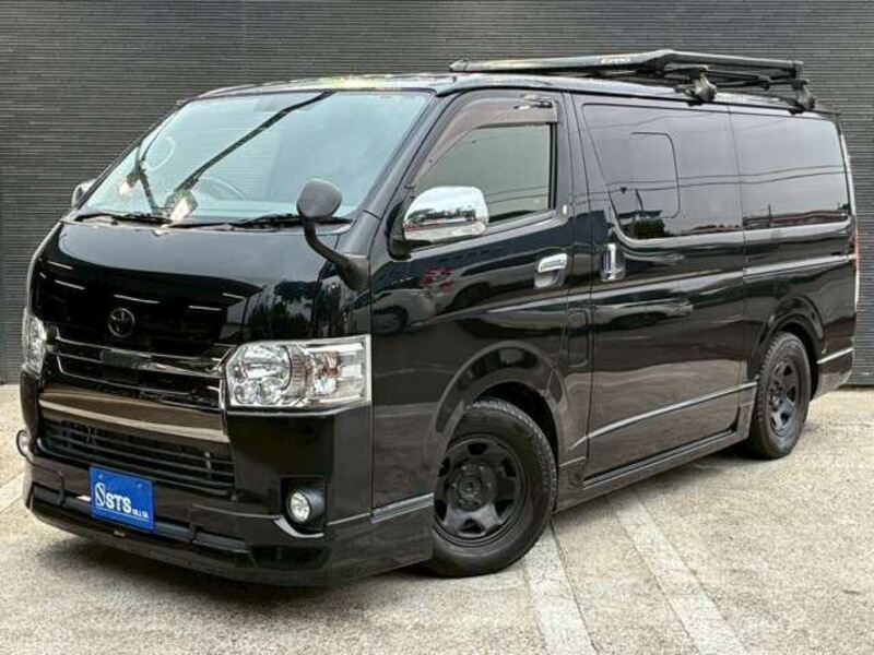TOYOTA HIACE VAN