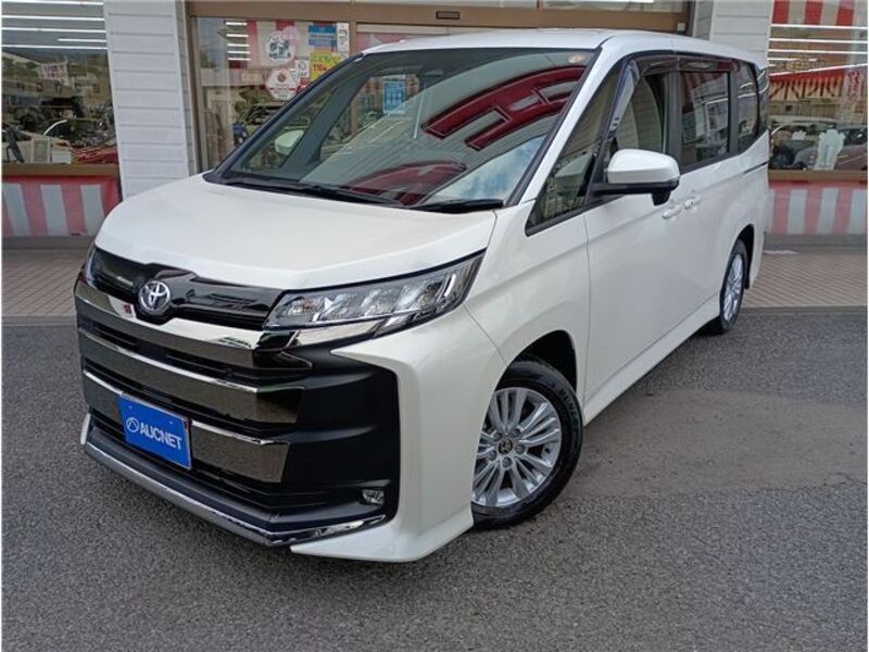TOYOTA NOAH