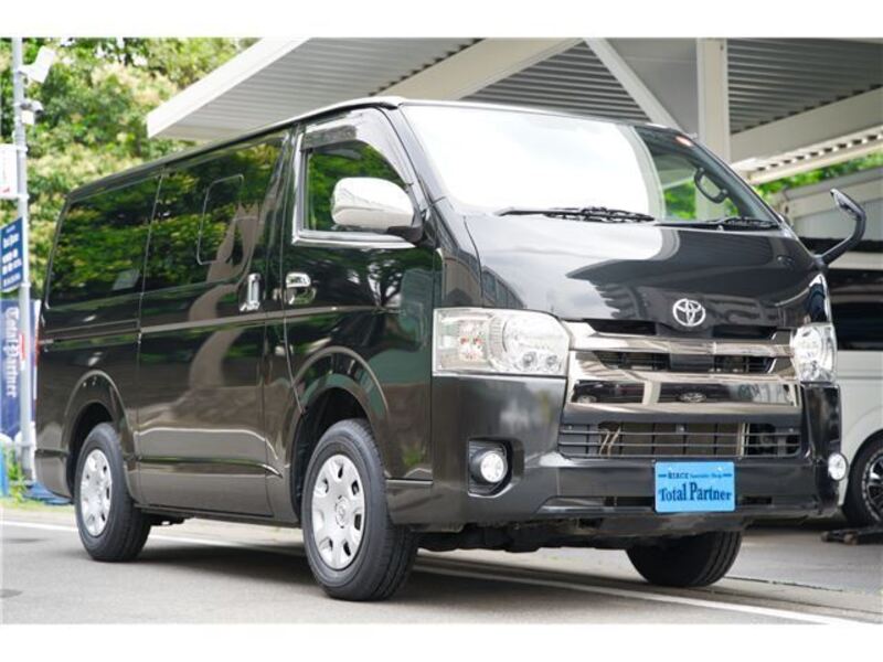 TOYOTA HIACE