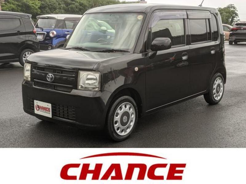 TOYOTA PIXIS SPACE