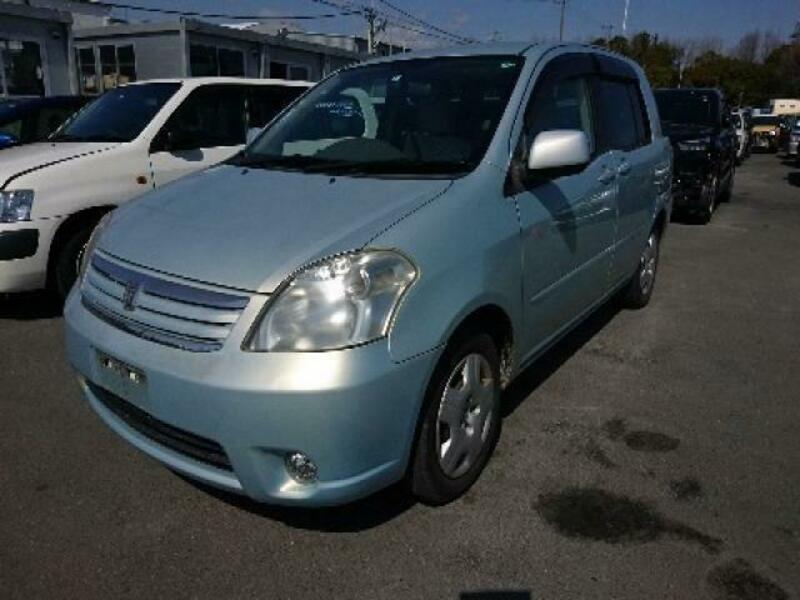 Toyota raum 2005