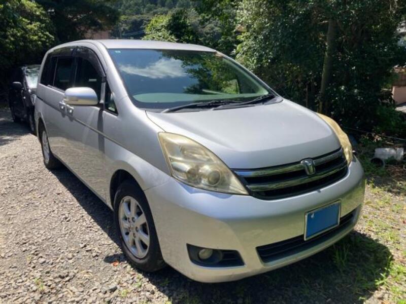 TOYOTA ISIS