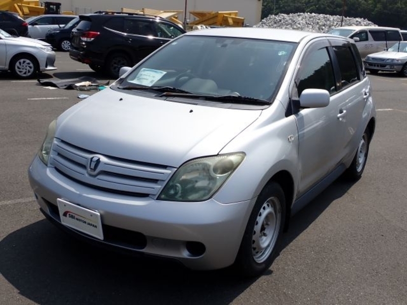 TOYOTA IST