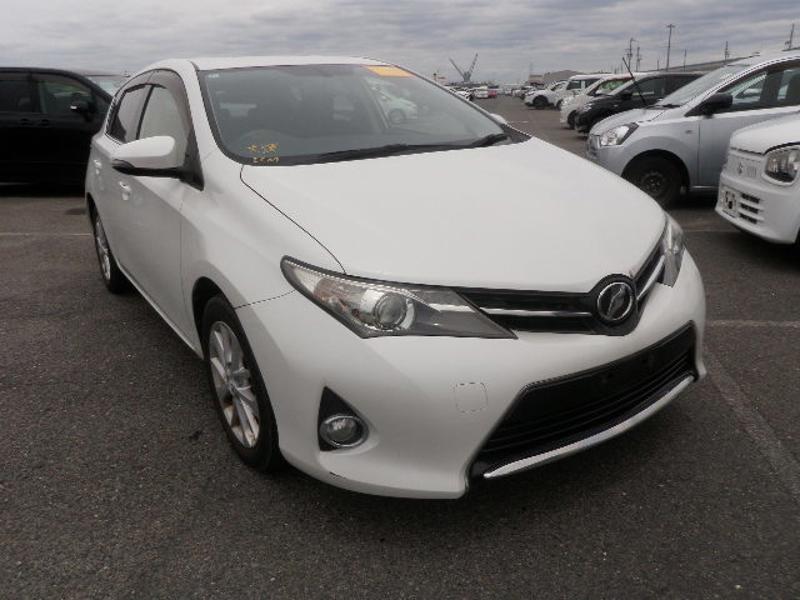 TOYOTA AURIS