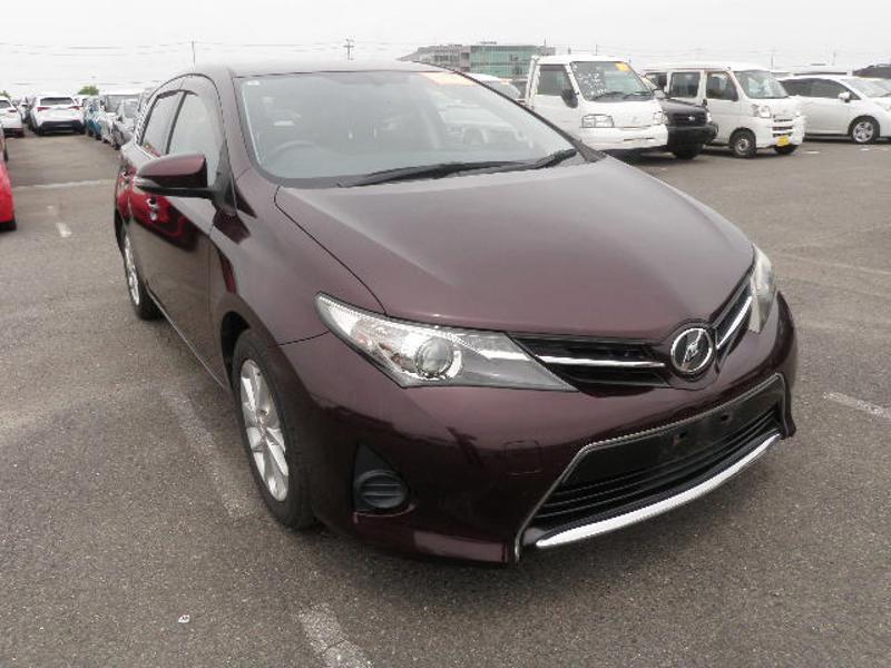TOYOTA AURIS