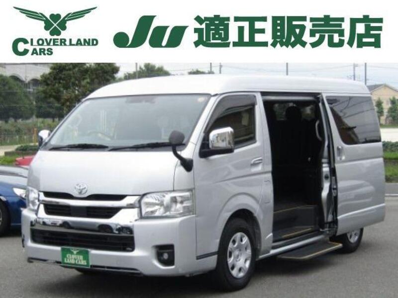 TOYOTA HIACE