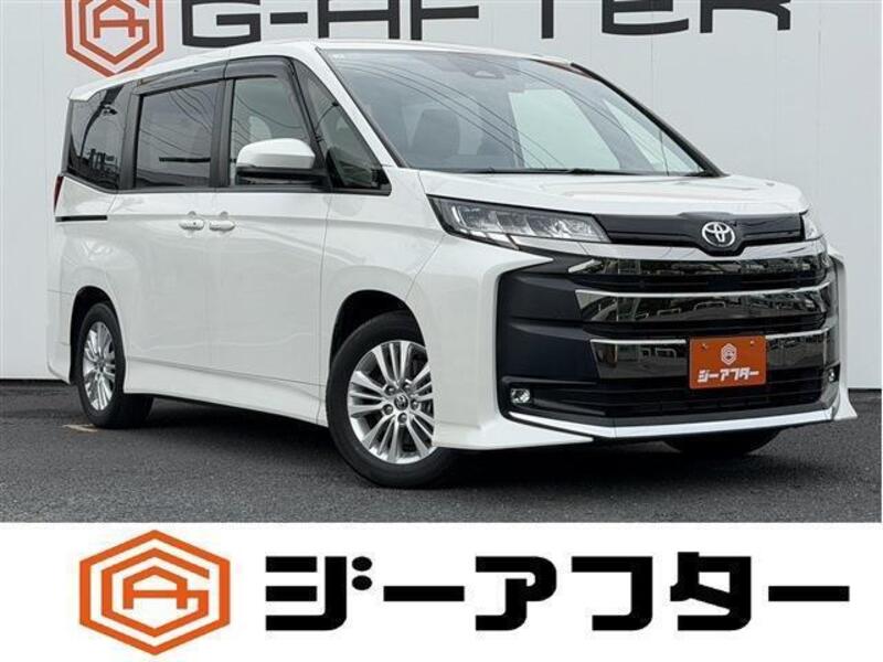 TOYOTA NOAH