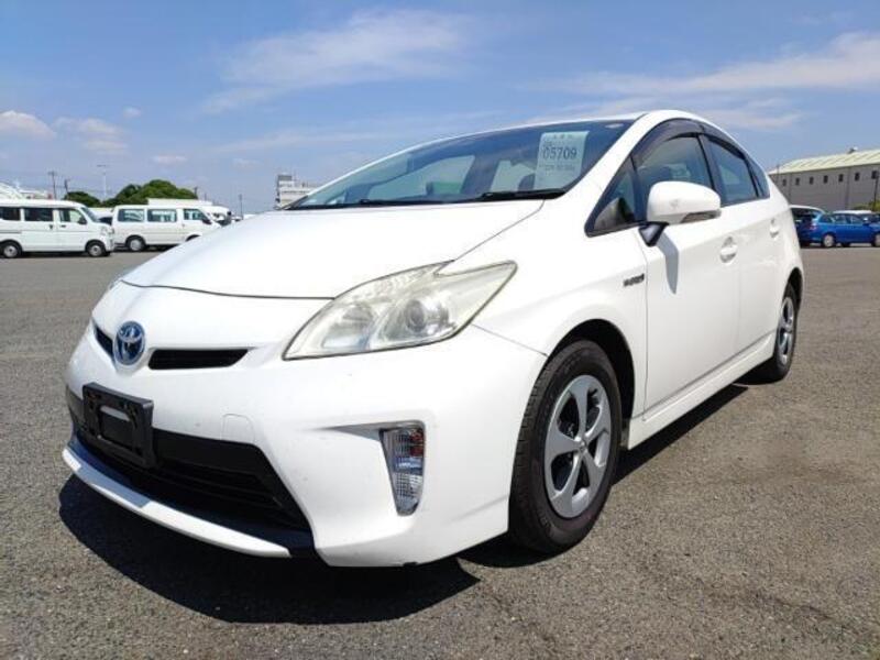 TOYOTA PRIUS