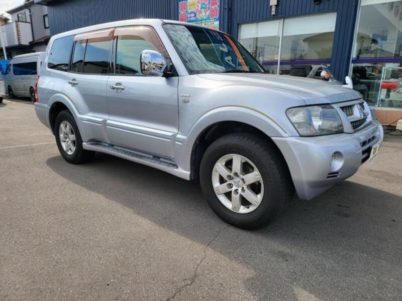 MITSUBISHI PAJERO