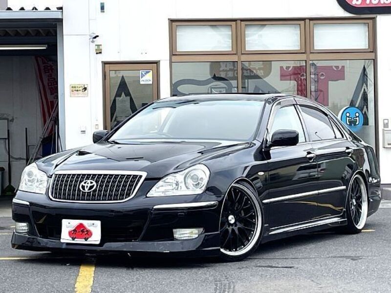 TOYOTA CROWN MAJESTA