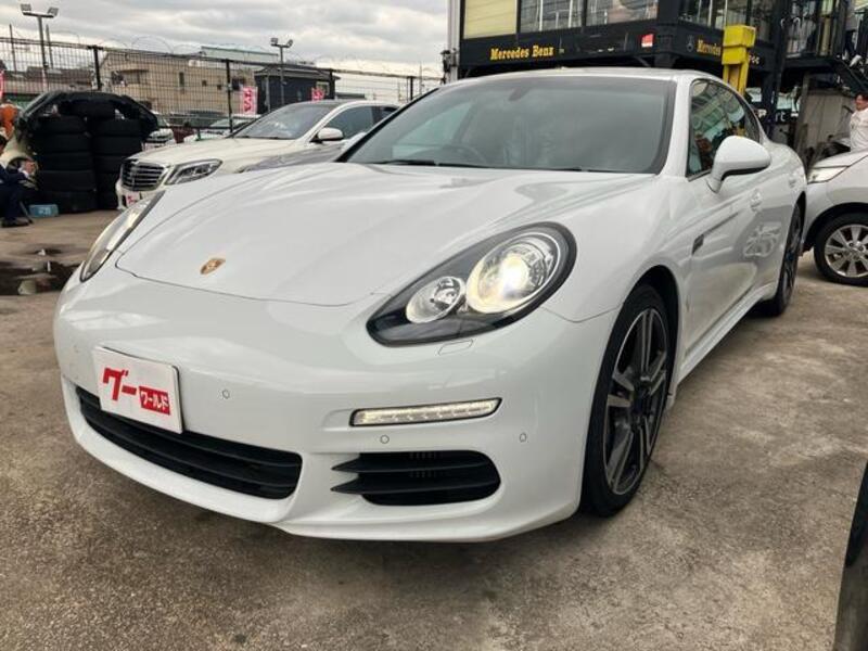 PORSCHE PANAMERA