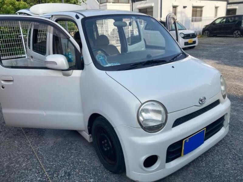 DAIHATSU MOVE LATTE