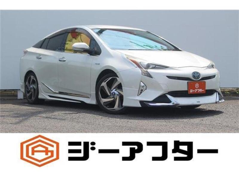 TOYOTA PRIUS