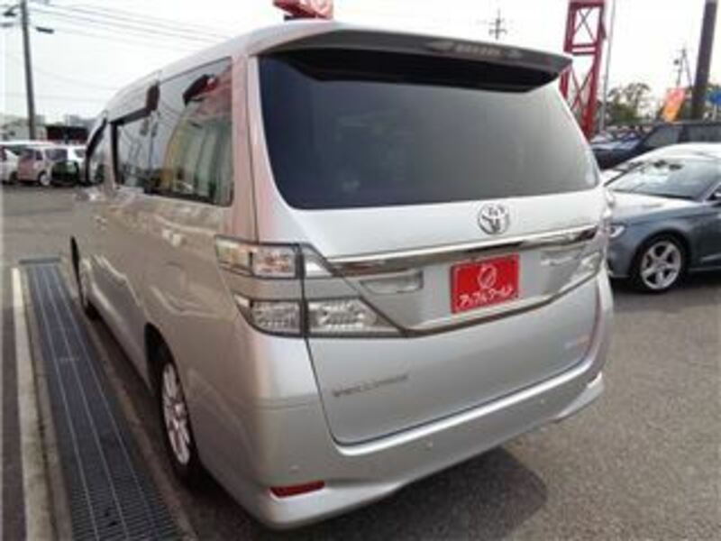 VELLFIRE-11