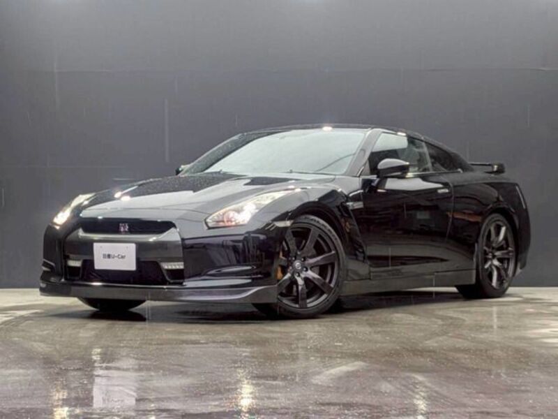 NISSAN GT-R