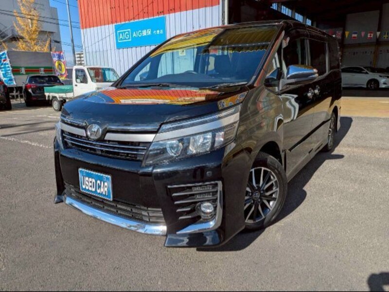 TOYOTA VOXY