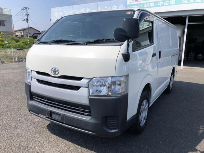TOYOTA HIACE VAN