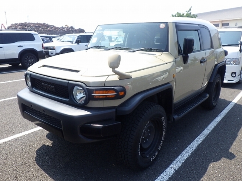 TOYOTA FJ CRUISER
