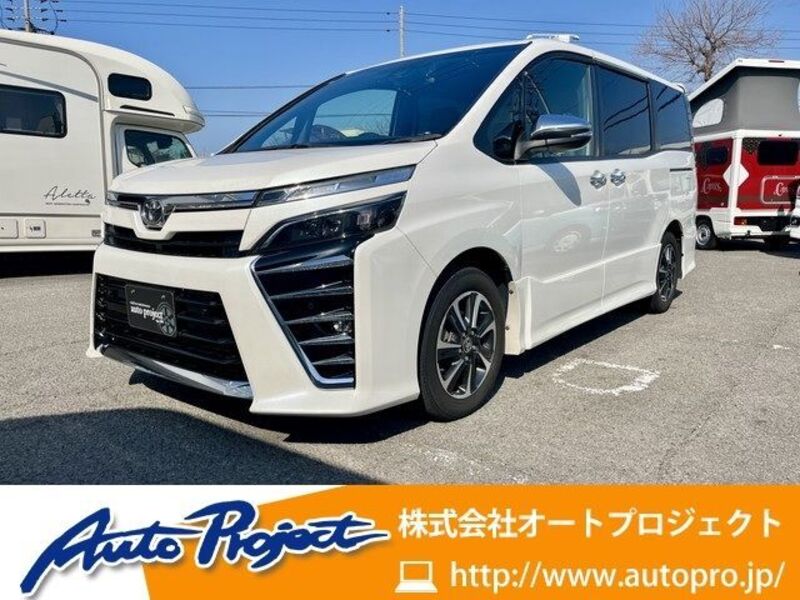 TOYOTA VOXY