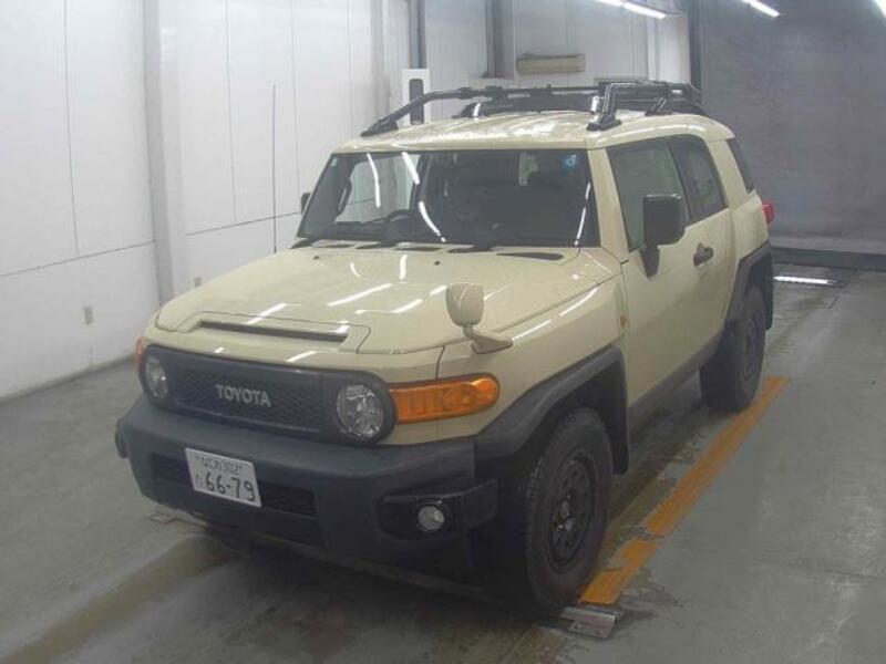 TOYOTA FJ CRUISER