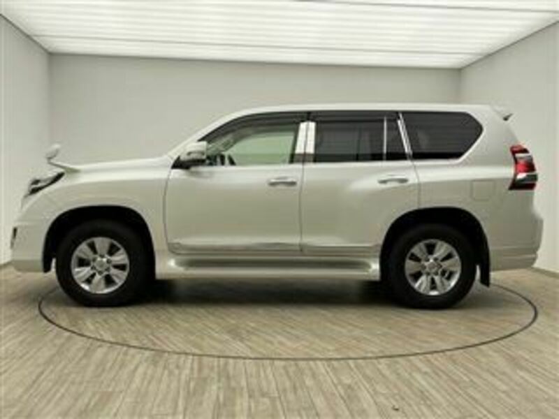 LAND CRUISER PRADO-16