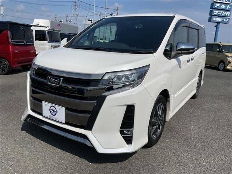 TOYOTA NOAH