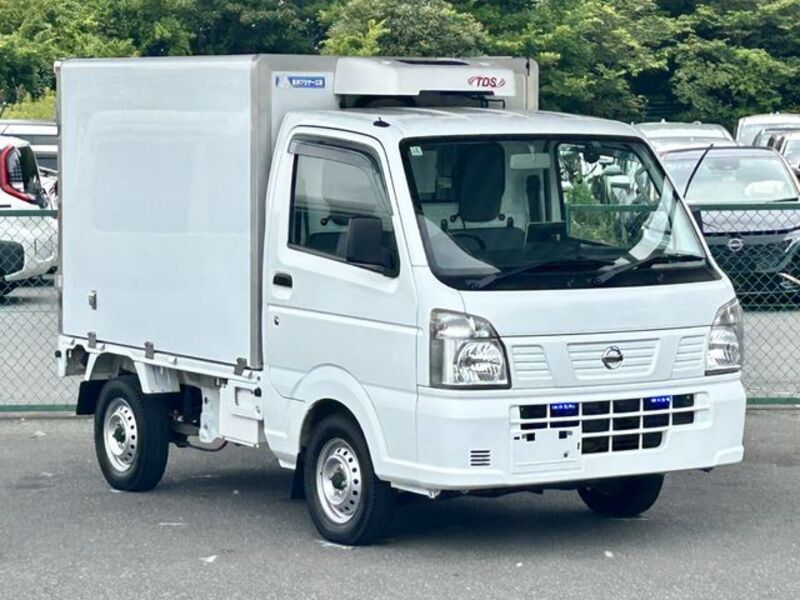 NISSAN NT100 CLIPPER