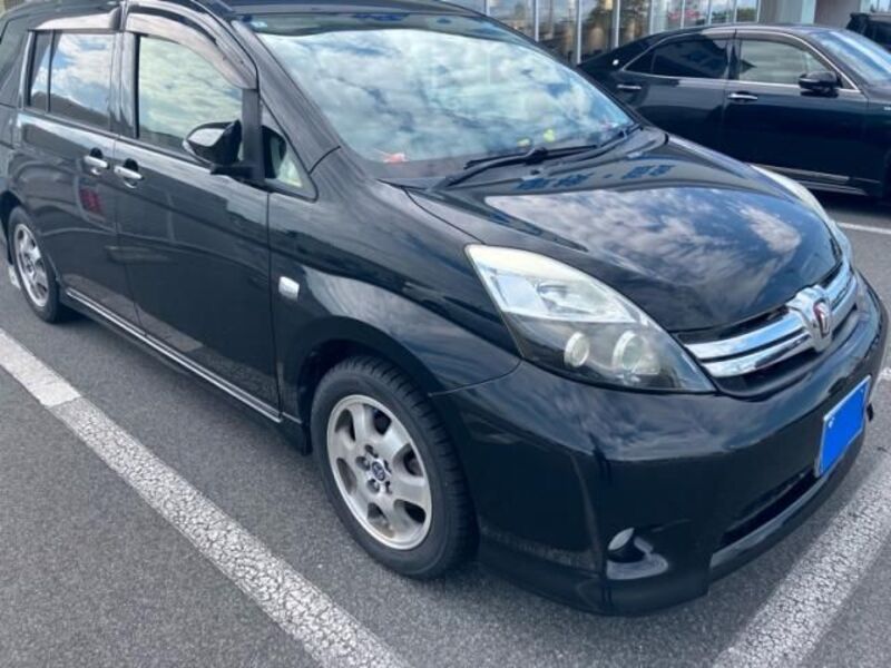 TOYOTA ISIS