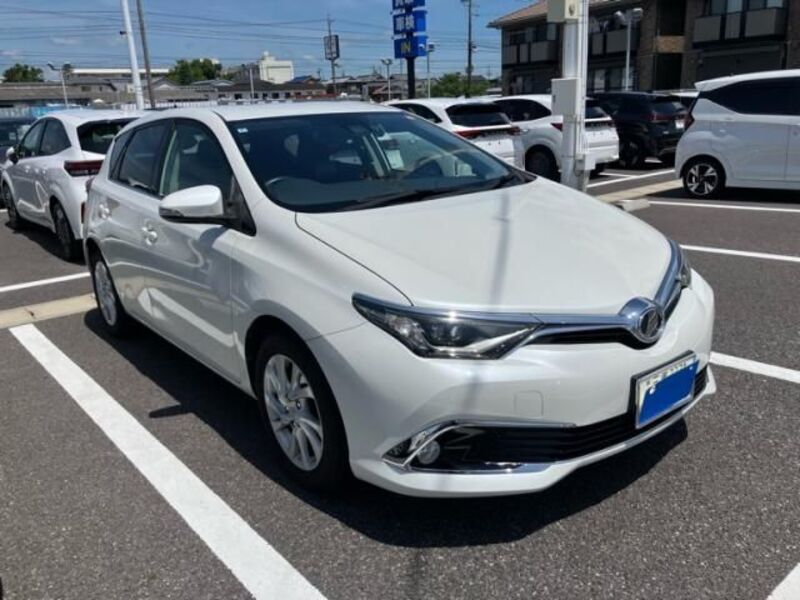TOYOTA AURIS
