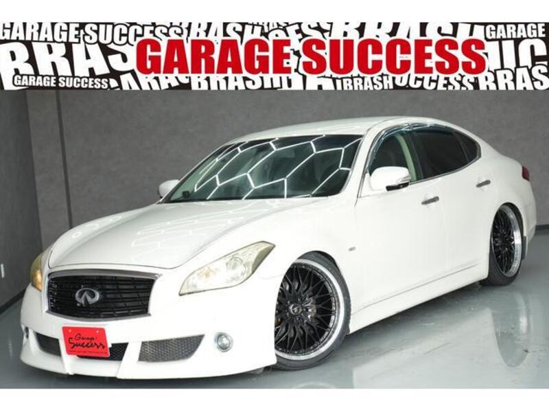 NISSAN FUGA