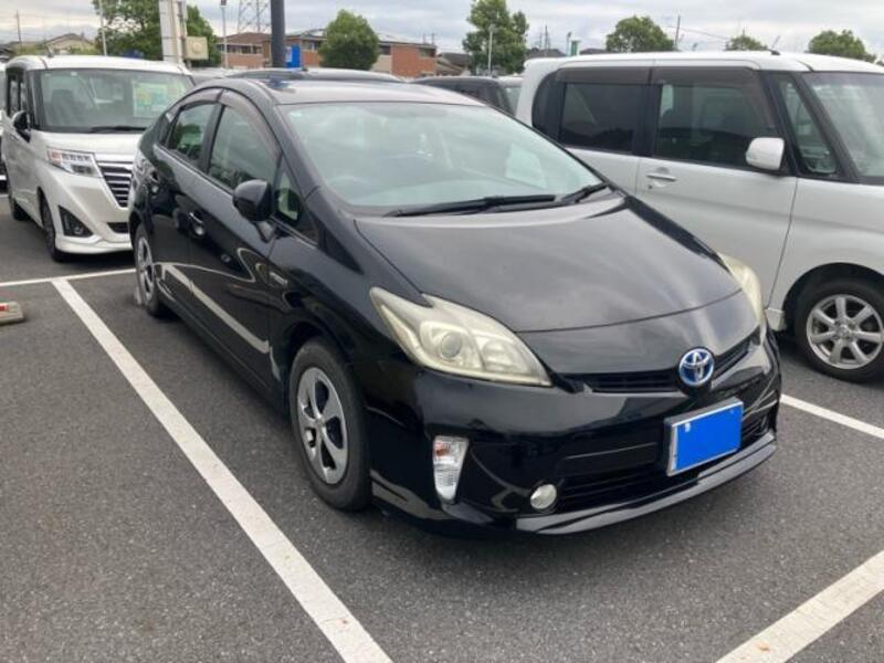 TOYOTA PRIUS