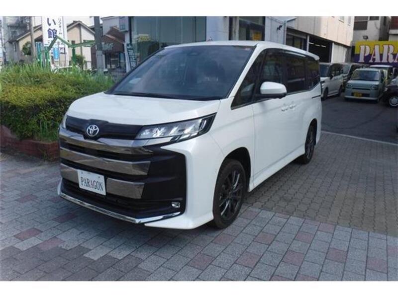 TOYOTA NOAH