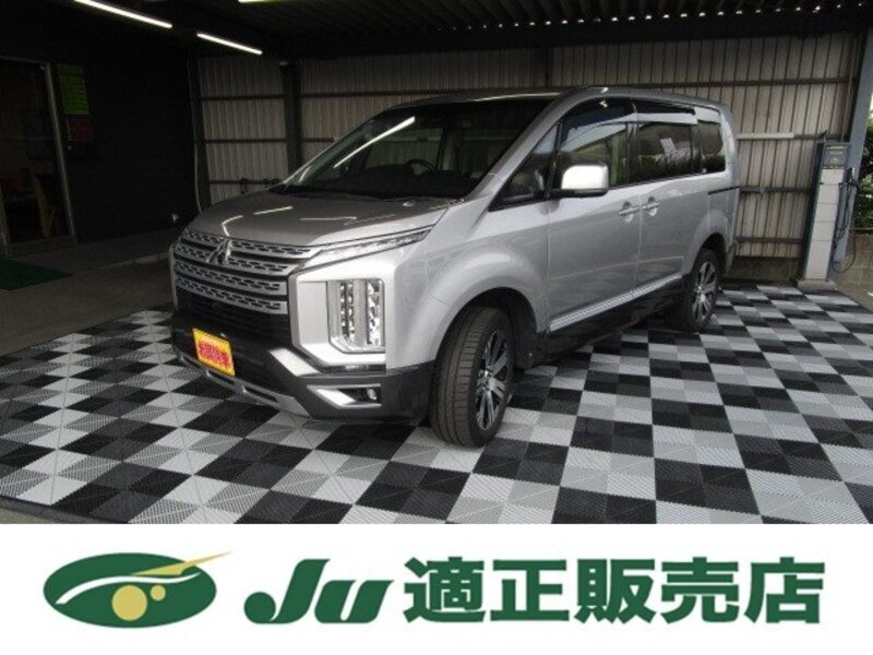 MITSUBISHI DELICA D5