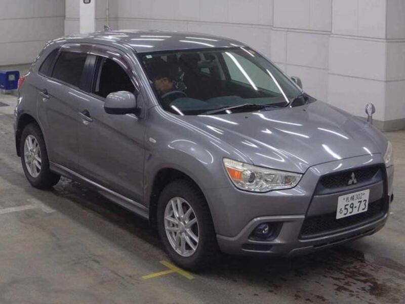 MITSUBISHI RVR