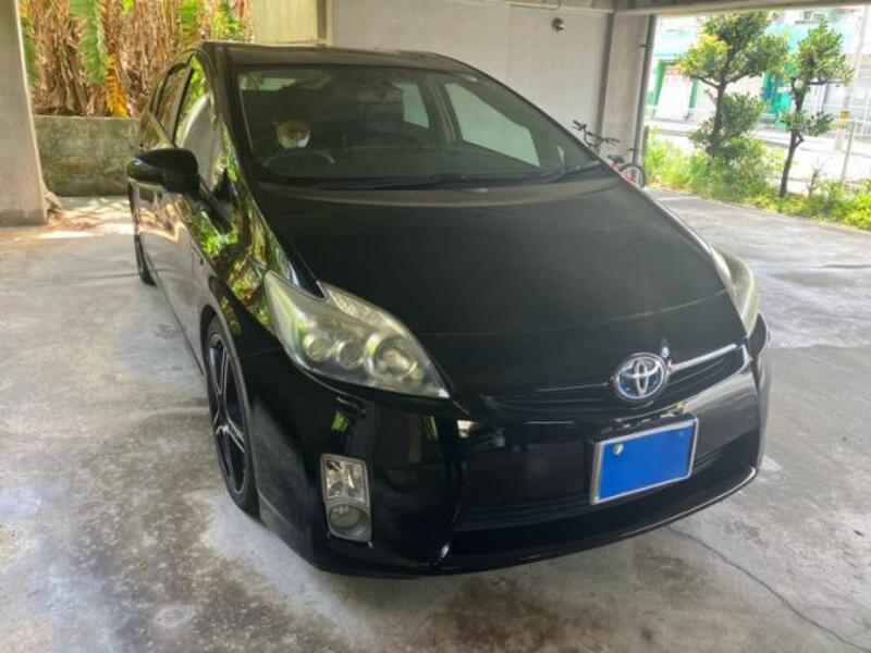TOYOTA PRIUS