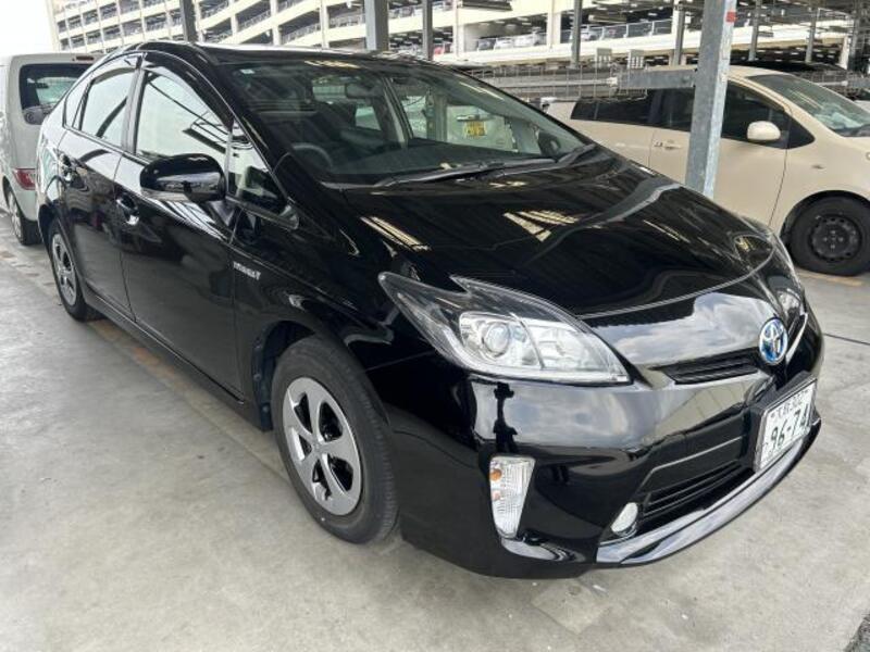 TOYOTA PRIUS