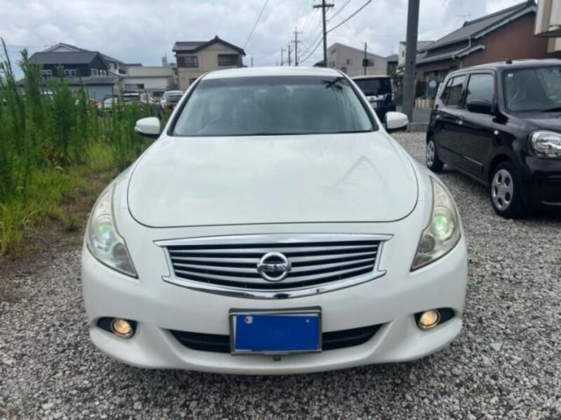 NISSAN SKYLINE