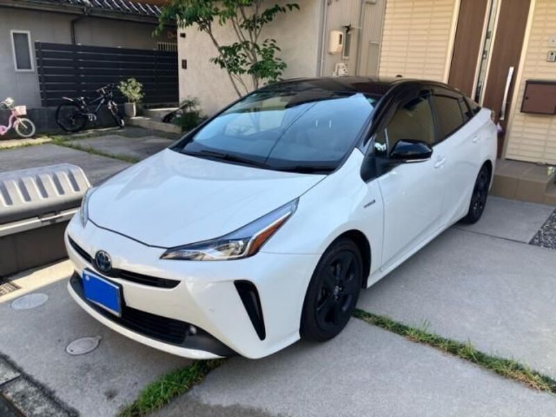 TOYOTA PRIUS