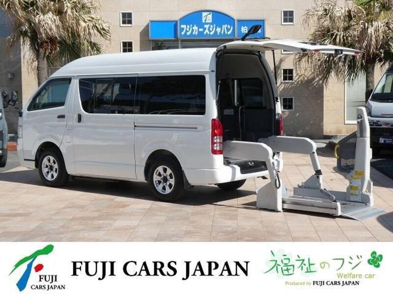 TOYOTA HIACE VAN