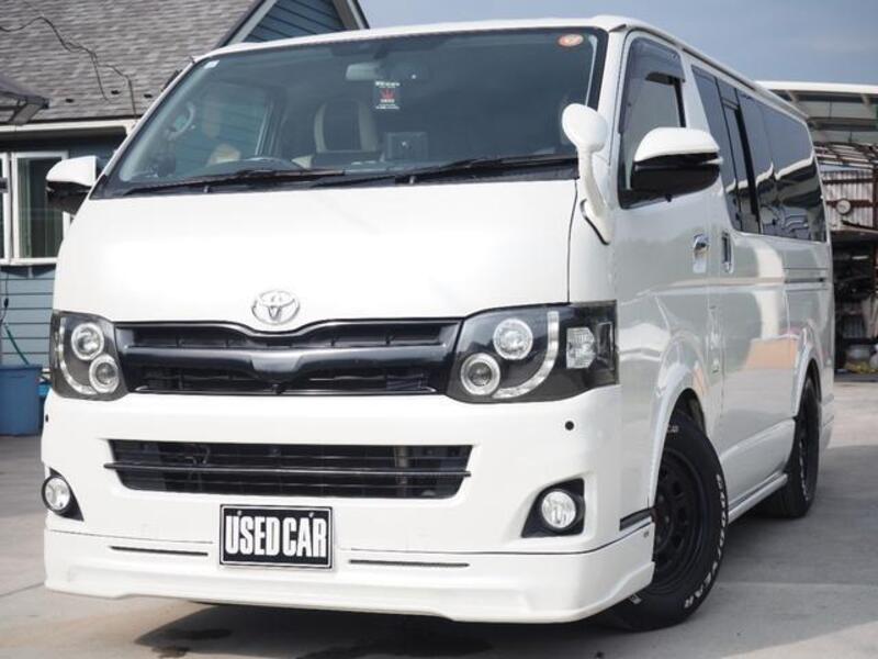 TOYOTA HIACE VAN